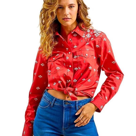 WRANGLER WOMEN'S RETRO AMERICANA BANDANA RED SHIRT NWOT
SZ M - Picture 3 of 5